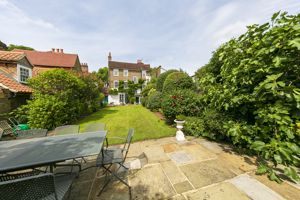 Garden rear elevation- click for photo gallery